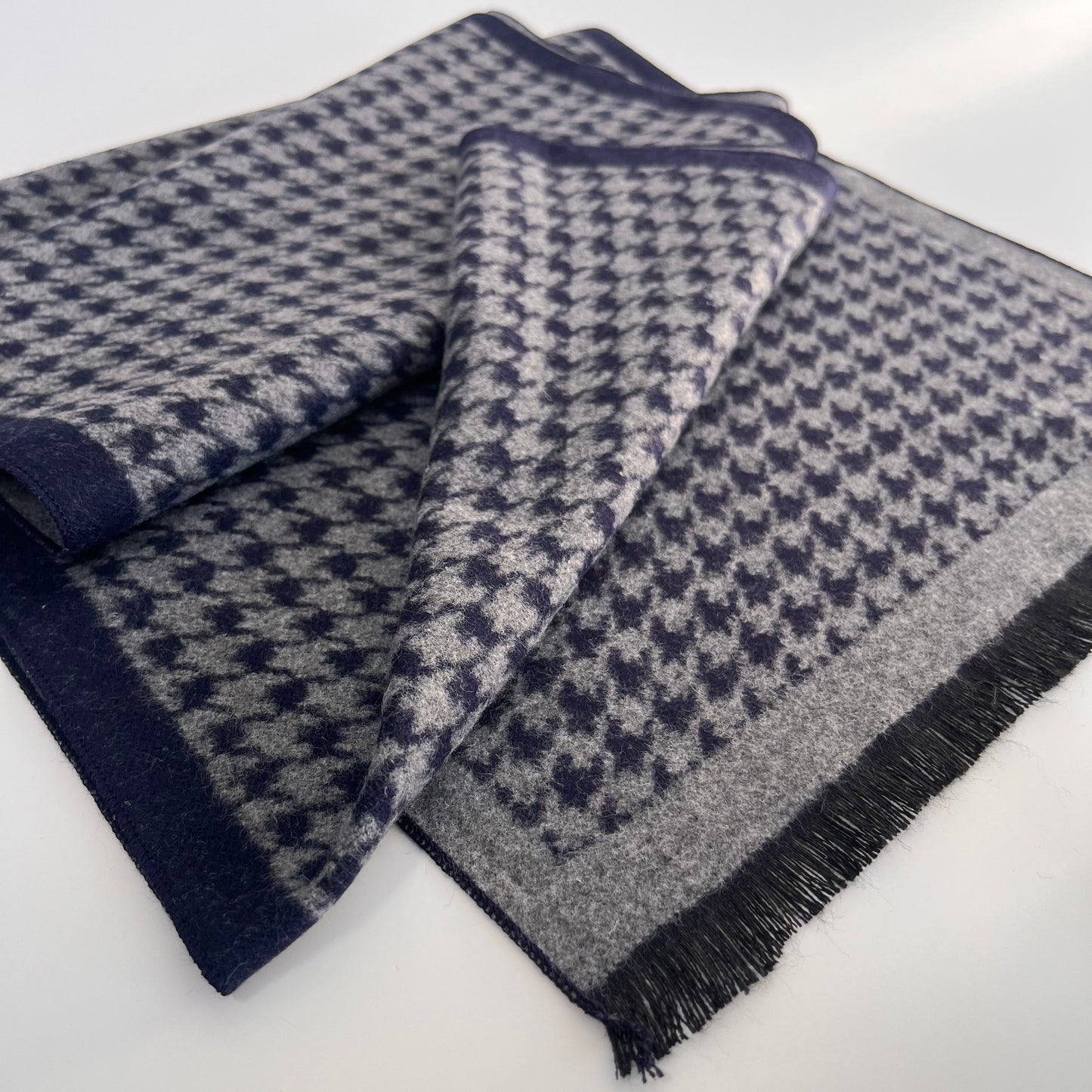 Blue houndstooth scarf for men - Ashcroft collection