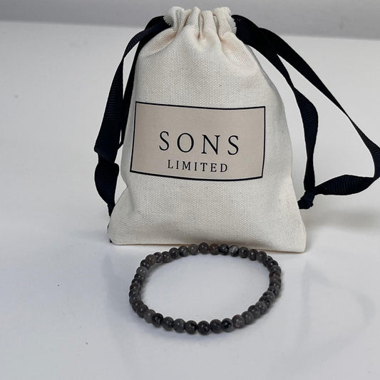 Stellar small beaded bracelet for men - UV glow stone