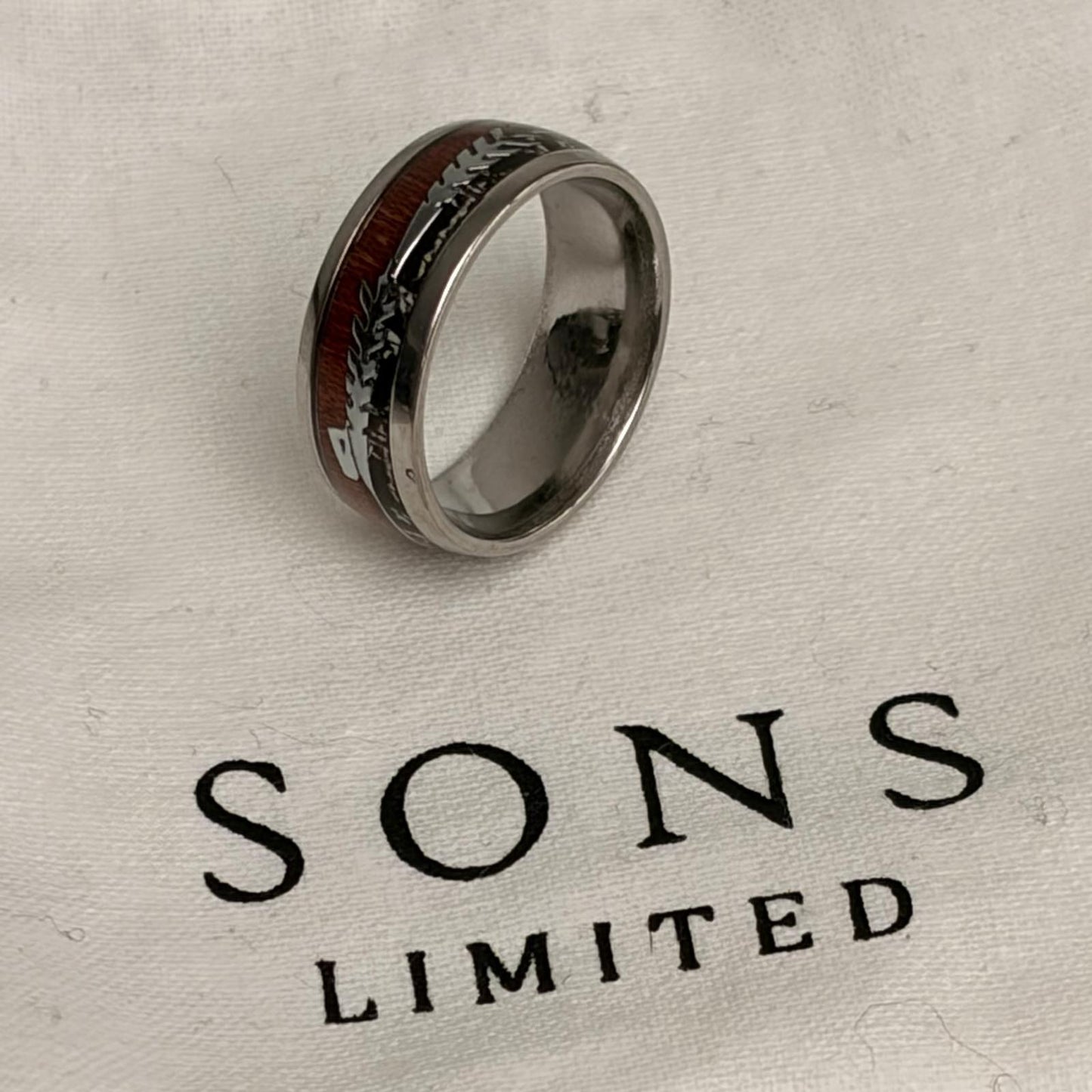 Solid Steel/Wood Arrow Ring